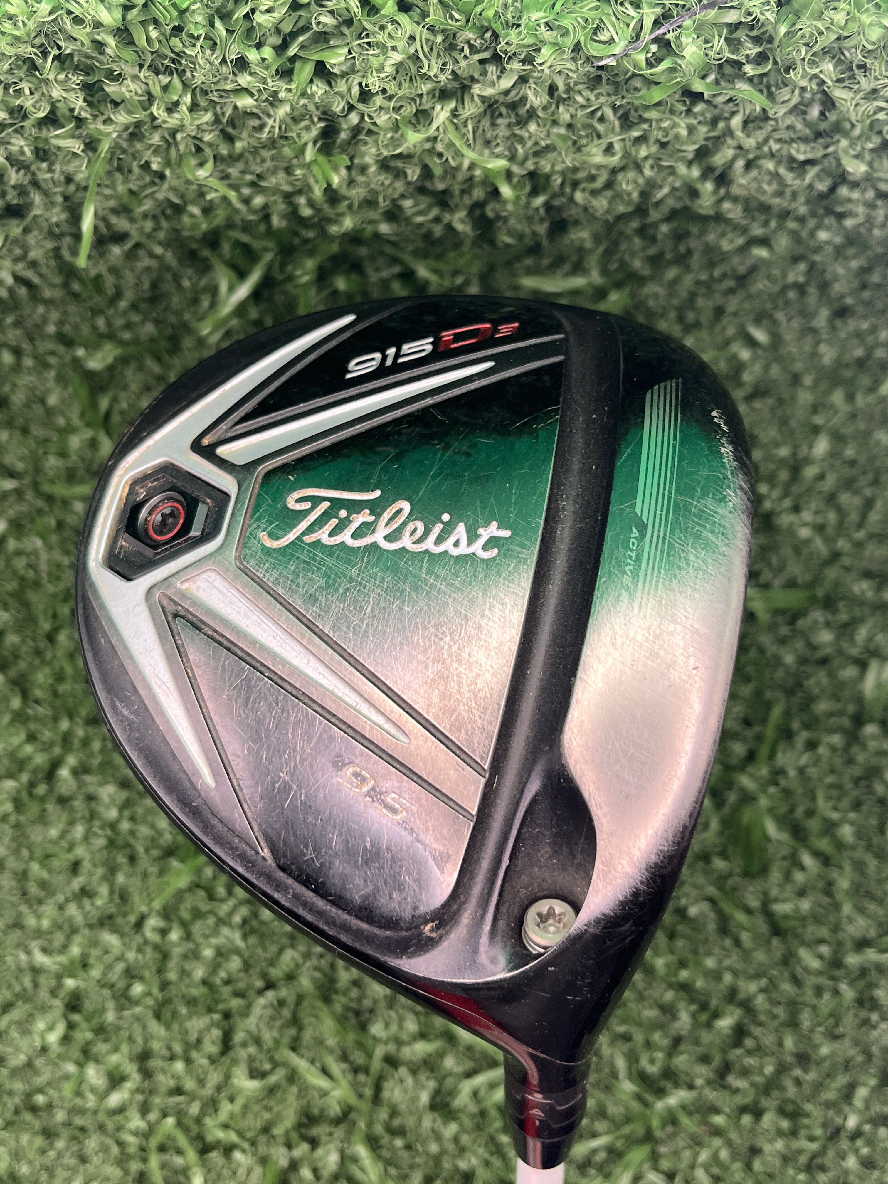 Titleist 915D3 Driver 9.5° Stiff (Used) – Golf Clearance